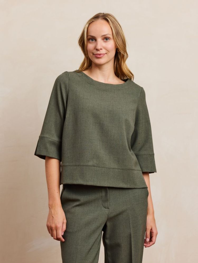 FELICIENNE MILITAIRY 
