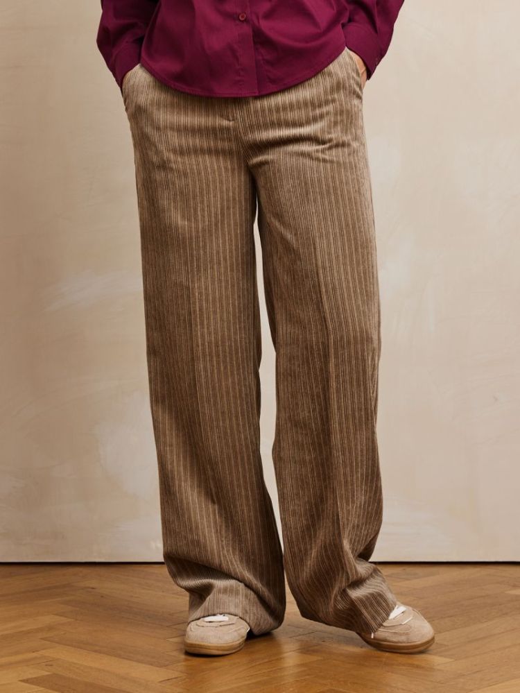 JARA TAUPE
