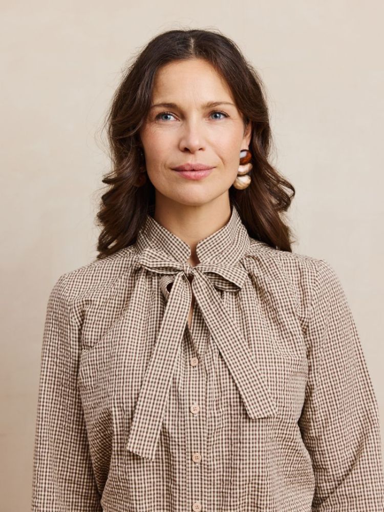 ANNE BROWN